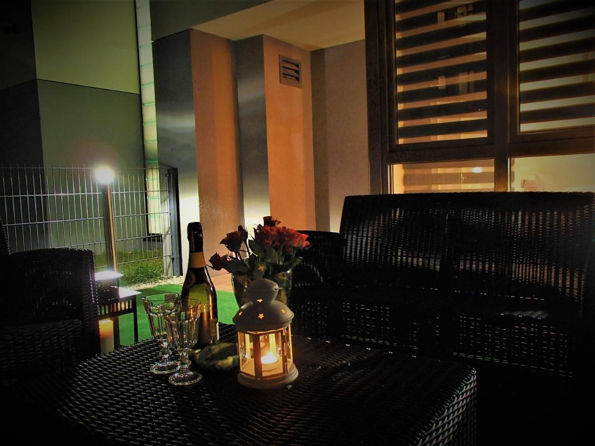 Cracovia Garden Nowa 5 Dzielnica Apartment Luaran gambar